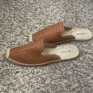 Soludos in 8.5 size leather uper espadriles